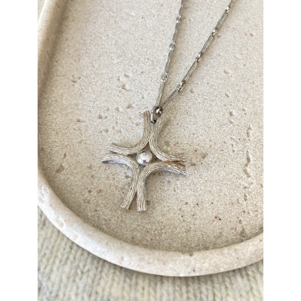 Silver Tone Textured Cross Pendant Necklace Modernist Bar Link Chain Religious